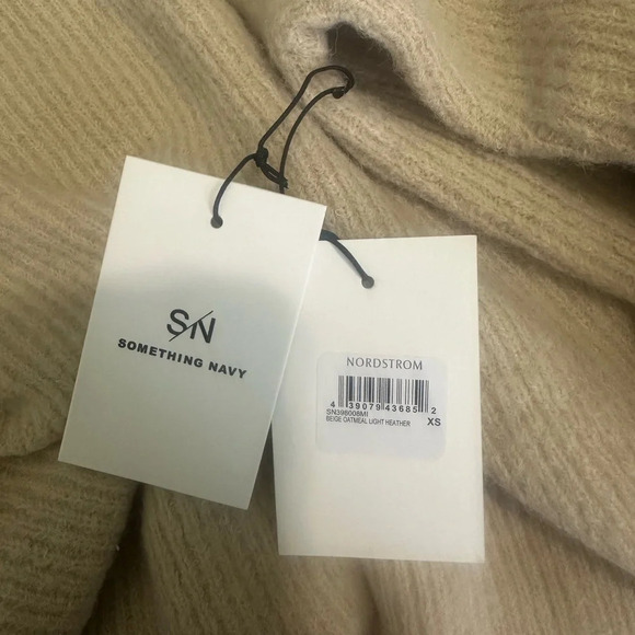 NWT Something Navy V-Neck Slouchy Pullover. Size XS. - Picture 6 of 6